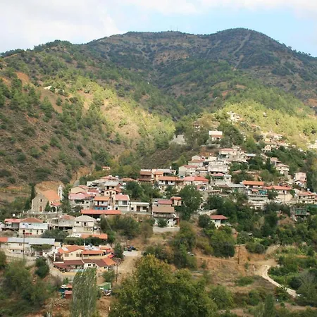 I Plateia * Kalopanagiotis